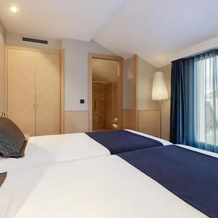 Hotel Pedro I De Aragon 4 Estrellas Superior Huesca Room photo