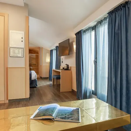 Hotel Pedro I De Aragon 4 Estrellas Superior Huesca Room photo