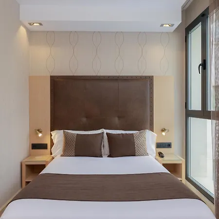 Hotel Pedro I De Aragon 4 Estrellas Superior Huesca Room photo