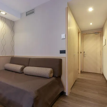 Hotel Pedro I De Aragon 4 Estrellas Superior Huesca Room photo