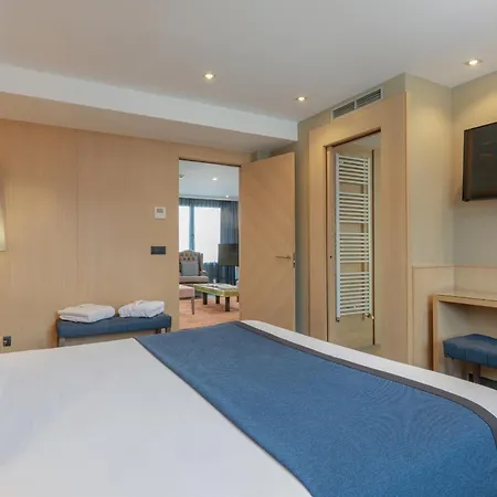 Hotel Pedro I De Aragon 4 Estrellas Superior Huesca Room photo
