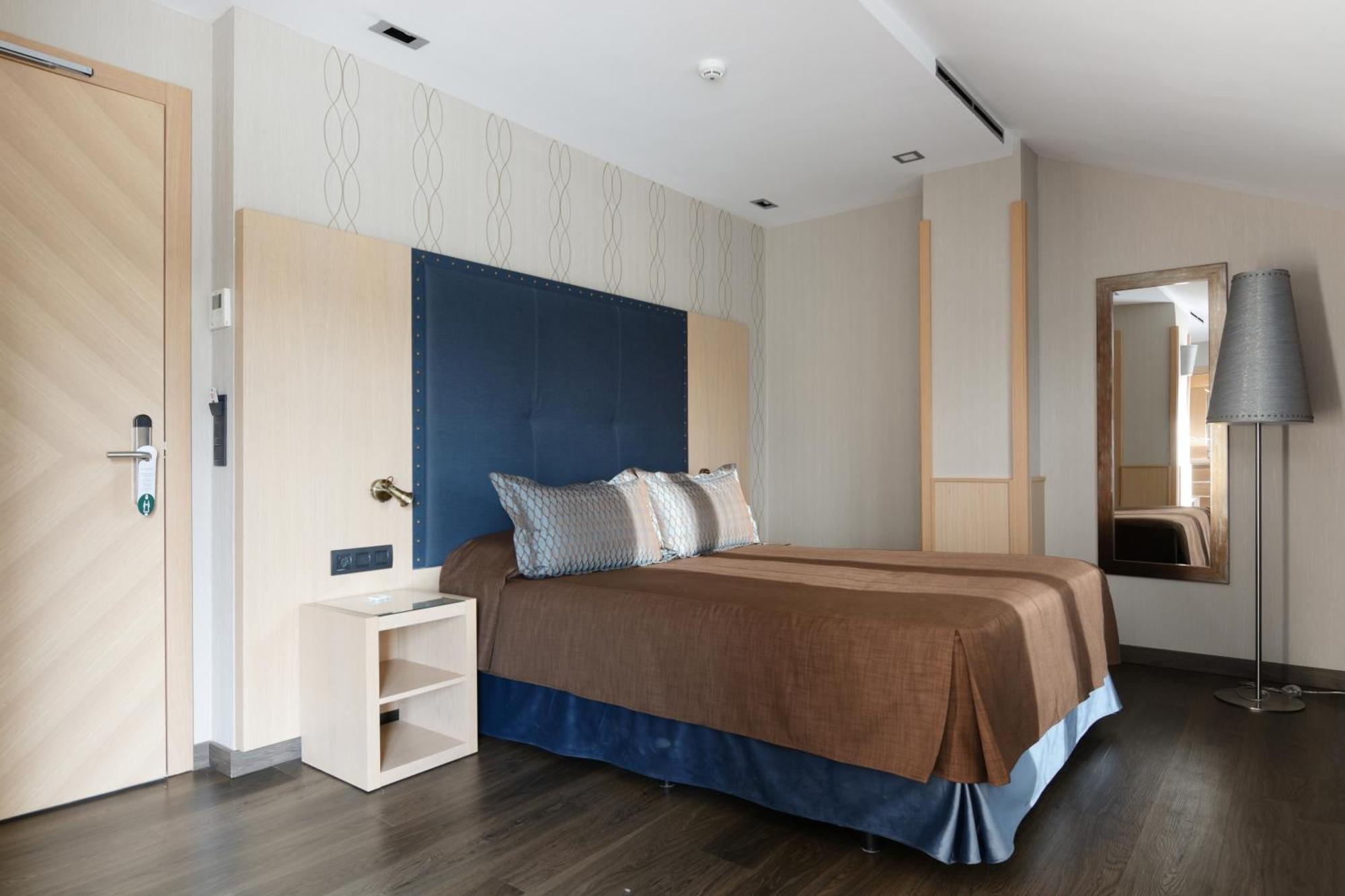 Pedro I De Aragon Hotel 4*