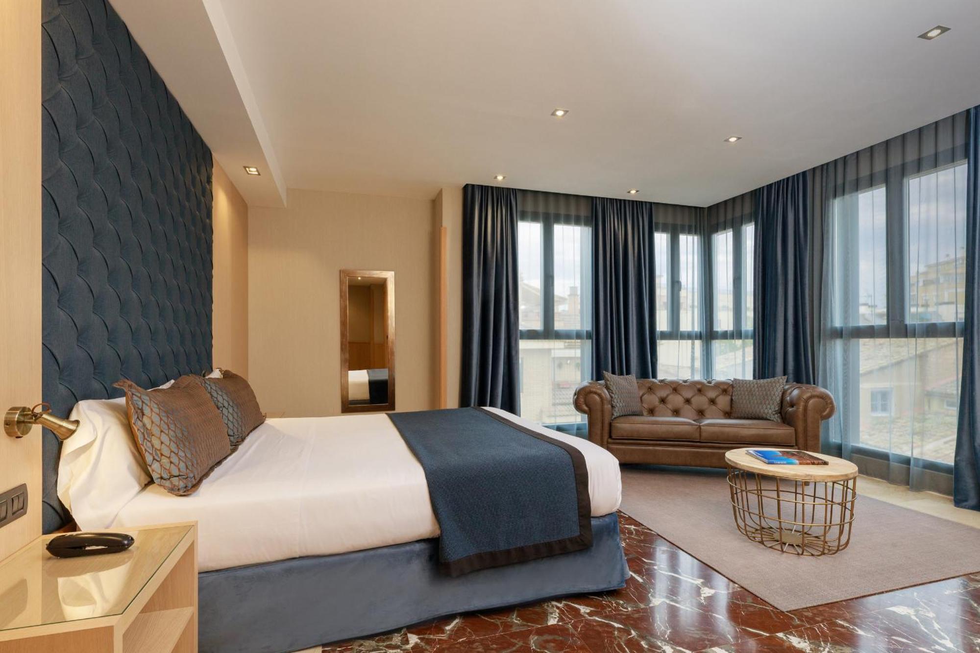 Hotel Pedro I De Aragon 4 Estrellas Superior 4*